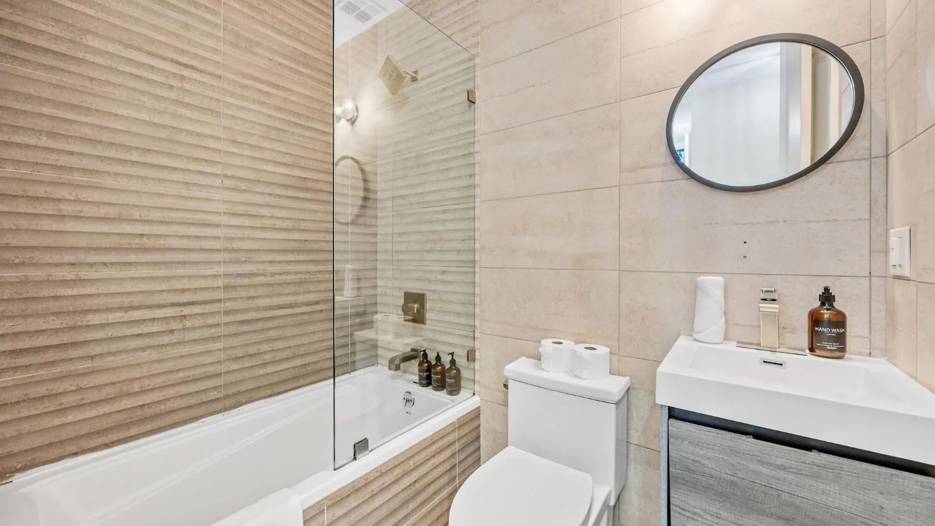 Apartment Mid-Century Stay 5Br And 5 Baths W Ps5 & Laundry New York