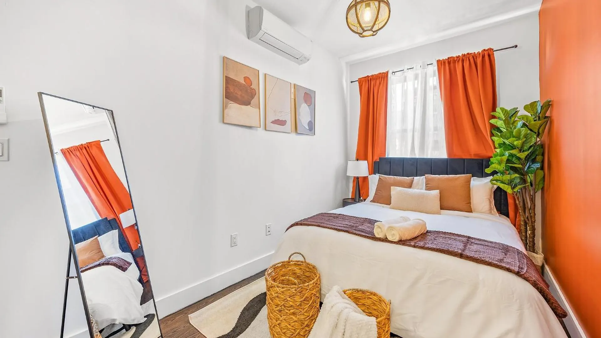 Apartment Mid-Century Stay 5Br And 5 Baths W Ps5 & Laundry New York United States