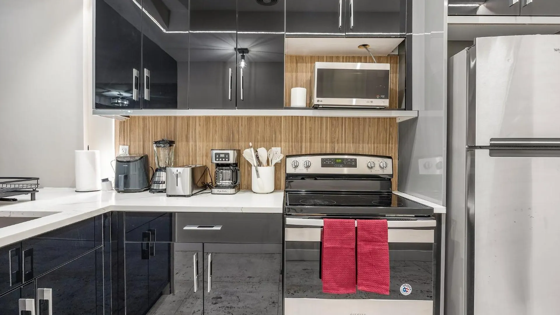Mid-Century Stay 5Br And 5 Baths W Ps5 & Laundry New York United States